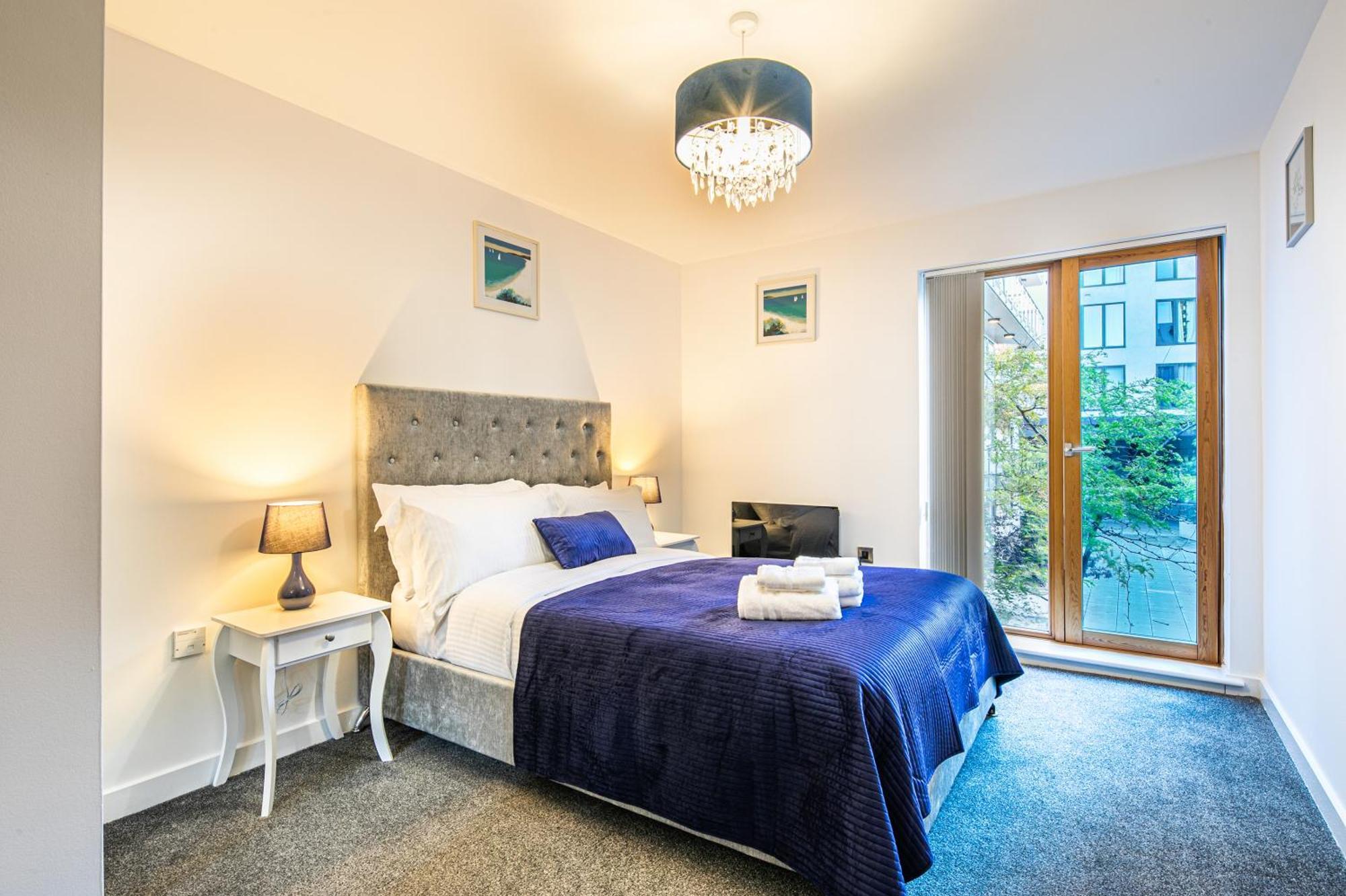 Stylish 2 Bed Apt 18 - City Centre, Free Parking, Espresso Machine & Netflix - Hosted By Stay Host Save Sheffield Buitenkant foto