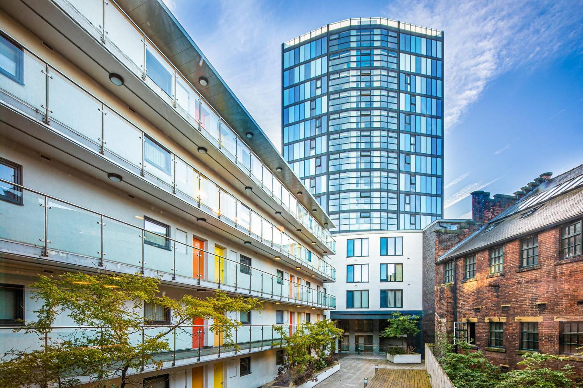 Stylish 2 Bed Apt 18 - City Centre, Free Parking, Espresso Machine & Netflix - Hosted By Stay Host Save Sheffield Buitenkant foto