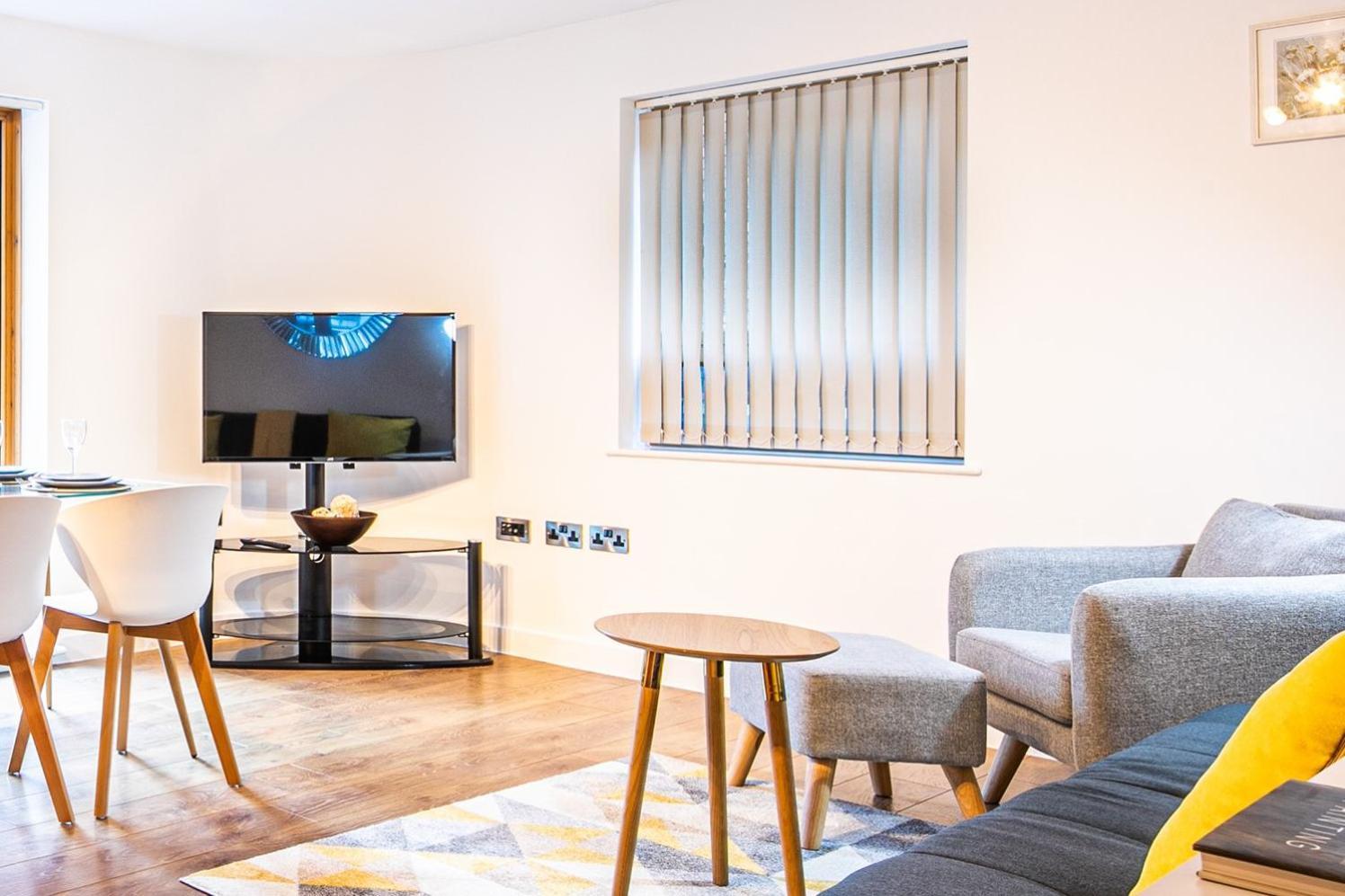 Stylish 2 Bed Apt 18 - City Centre, Free Parking, Espresso Machine & Netflix - Hosted By Stay Host Save Sheffield Buitenkant foto